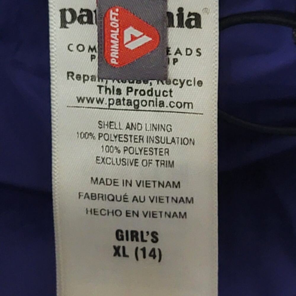 Patagonia- Girl's quilted purple zip jacket- size XL (14) - Picture 3 of 4